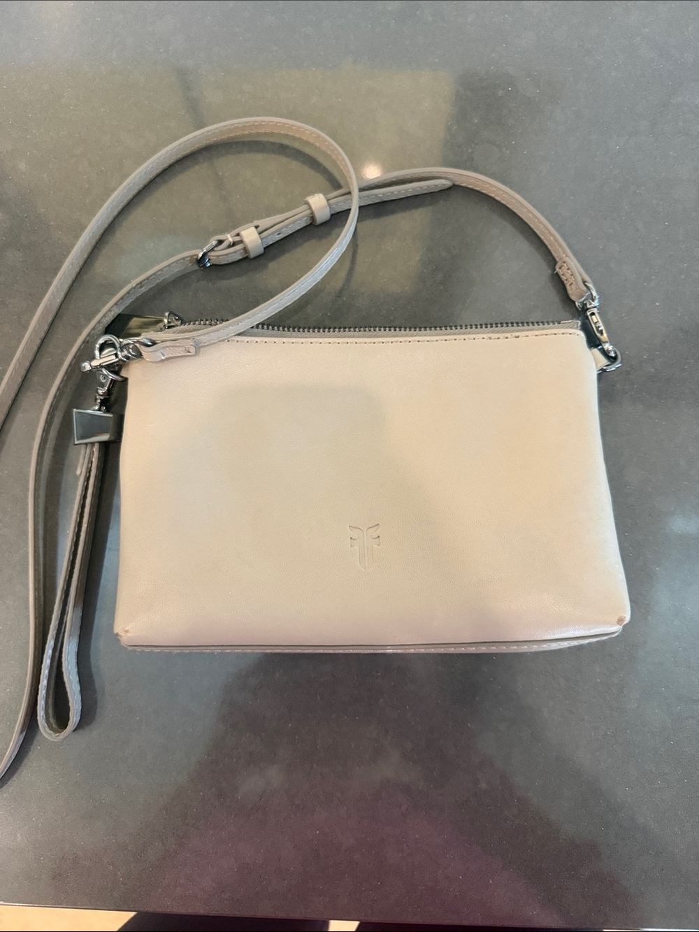 FRYE AND CO. Leather Crossbody Bag in Light Taupe